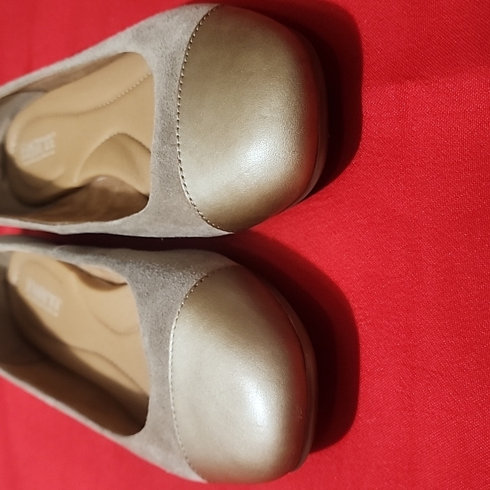 Born BATTI Mixed Media Faux Suede Ballet Flats - Picture 11 of 11